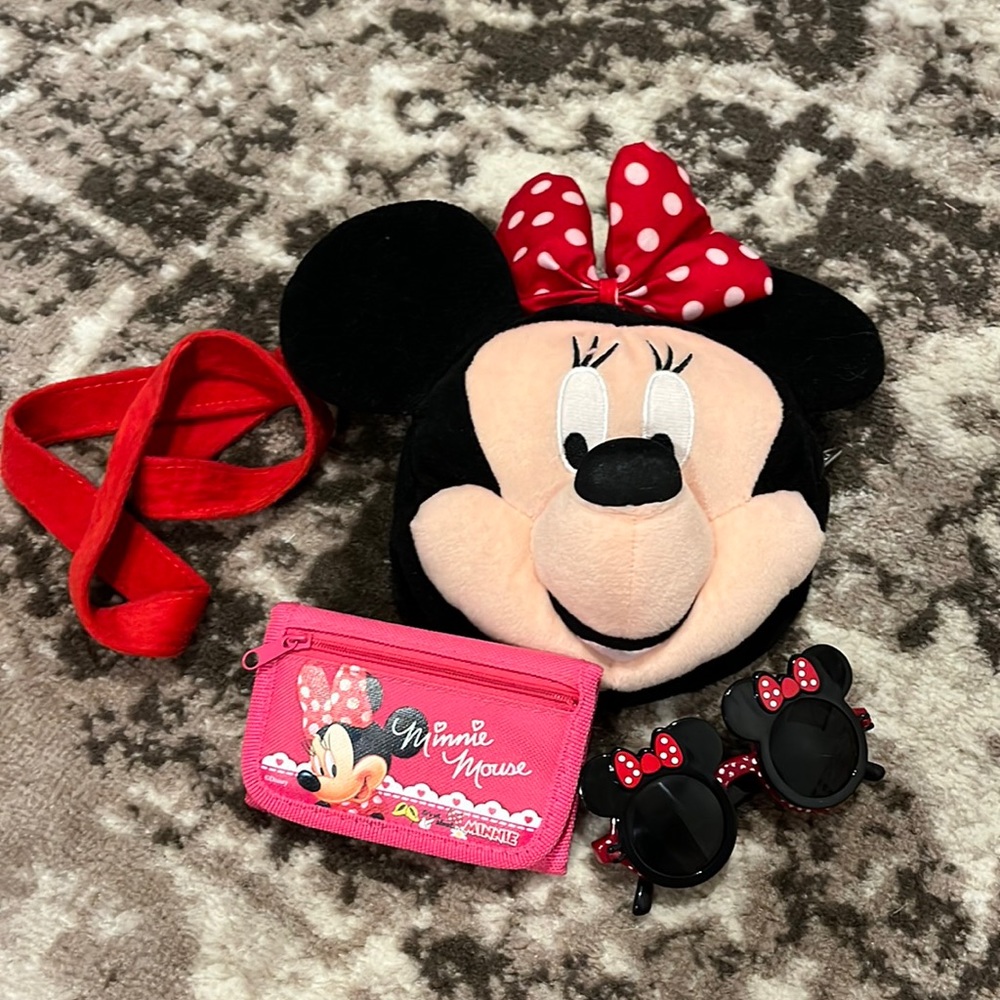 Minnie Mouse Accessory Bundle- Purse, Wallet, Sunglasses